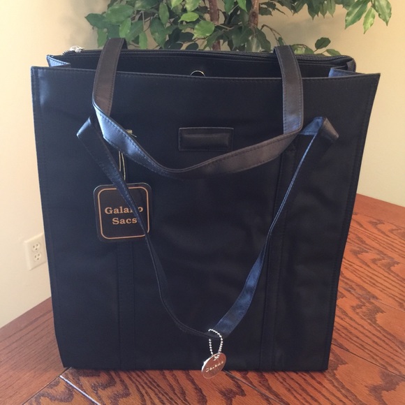 Galano Sacs Handbags - HOST PICK 🎉🎊🌟🆕 NWOT, Black Nylon Tote Bag!